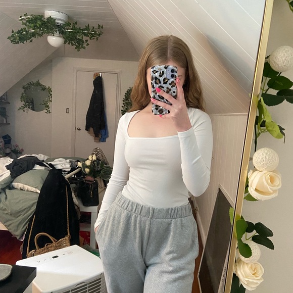 simple square neckline long sleeve shirt - Picture 1 of 3